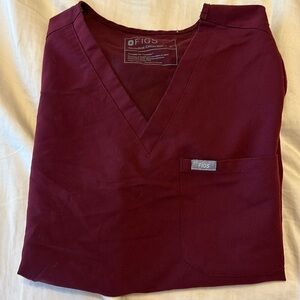 Wear figs scrub top Catarina burgondy